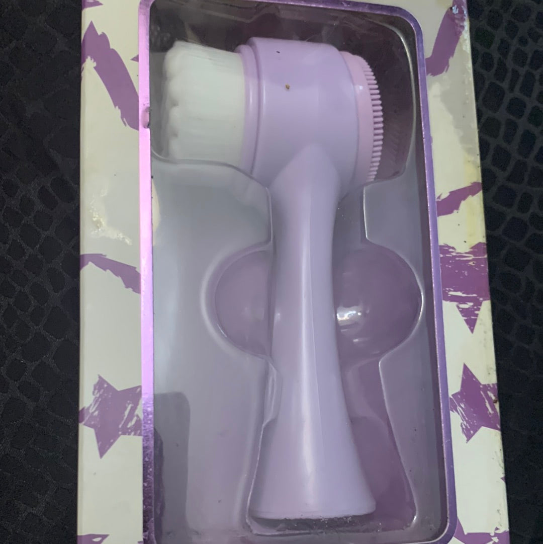 Face cleansing brush